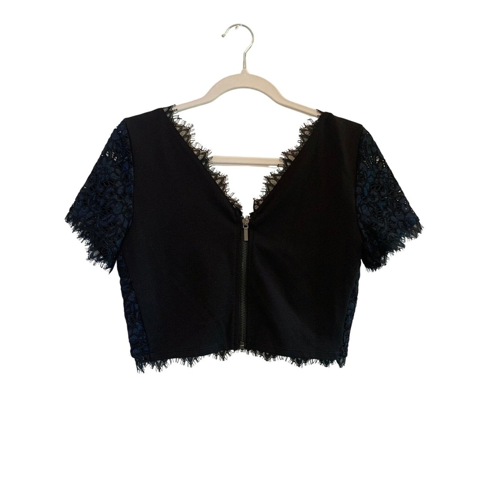 Bebe Women Navy Black Lace Surplice Crop Top Eyelash Trim Size M - Picture 3 of 9